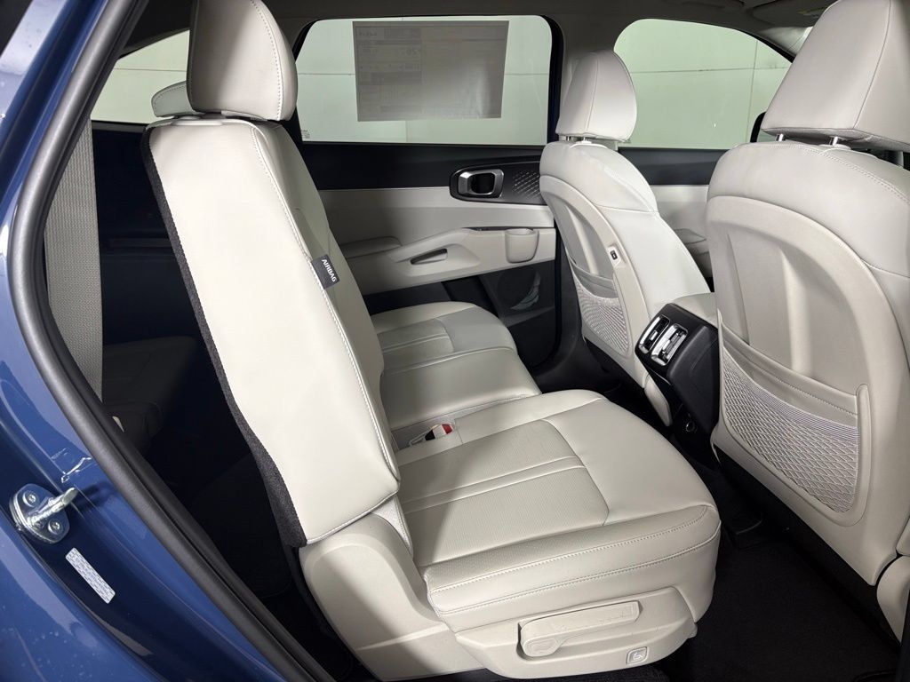 New 2026 Kia Sorento S w/ S Panoramic Sunroof Package FWD image 16