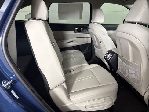 New 2026 Kia Sorento S w/ S Panoramic Sunroof Package FWD image 16