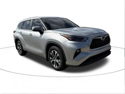 Used 2023 Toyota Highlander XLE