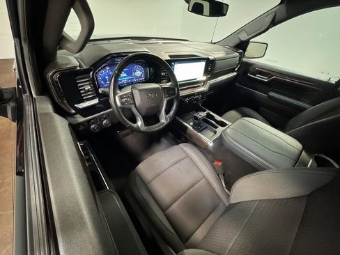 Used 2024 Chevrolet Silverado 1500 RST image 2