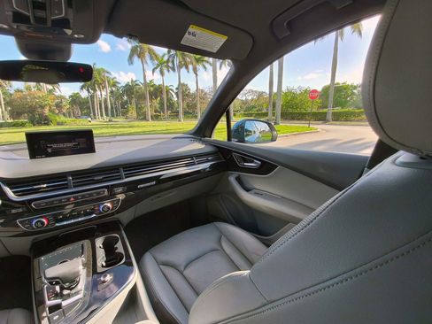 Used 2019 Audi Q7 3.0T Prestige AWD/4WD image 8