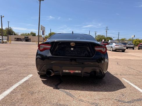 Used 2017 Toyota 86 RWD image 7