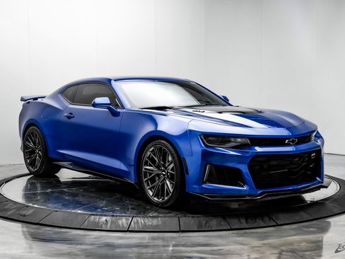 Used 2018 Chevrolet Camaro ZL1 image 19