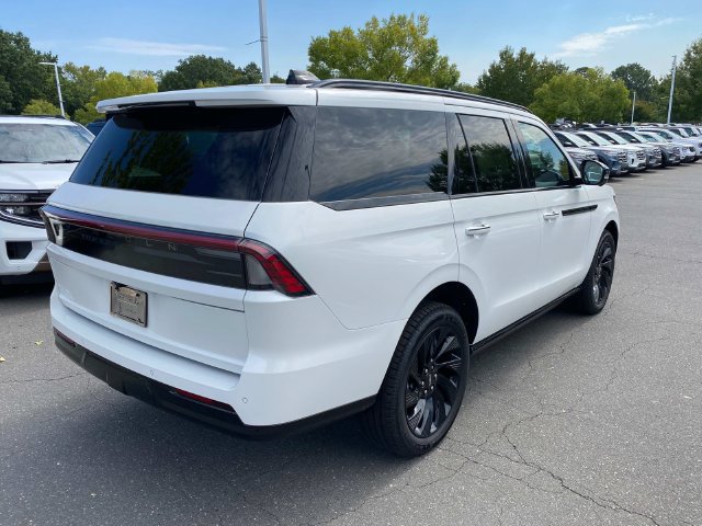 New 2027 Lincoln Navigator Reserve w/ Jet Appearance Package AWD/4WD image 28