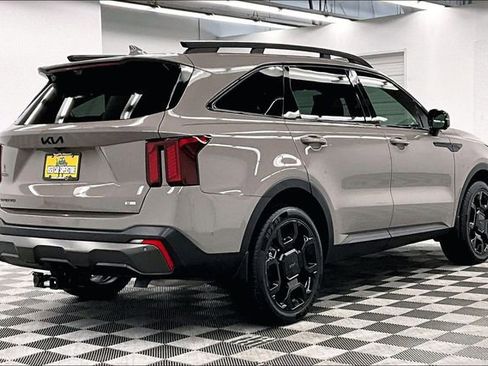 Used 2025 Kia Sorento SX Prestige w/ Olive Brown Leather Package image 11