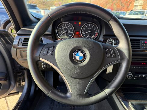 Used 2011 BMW 328i Convertible image 13