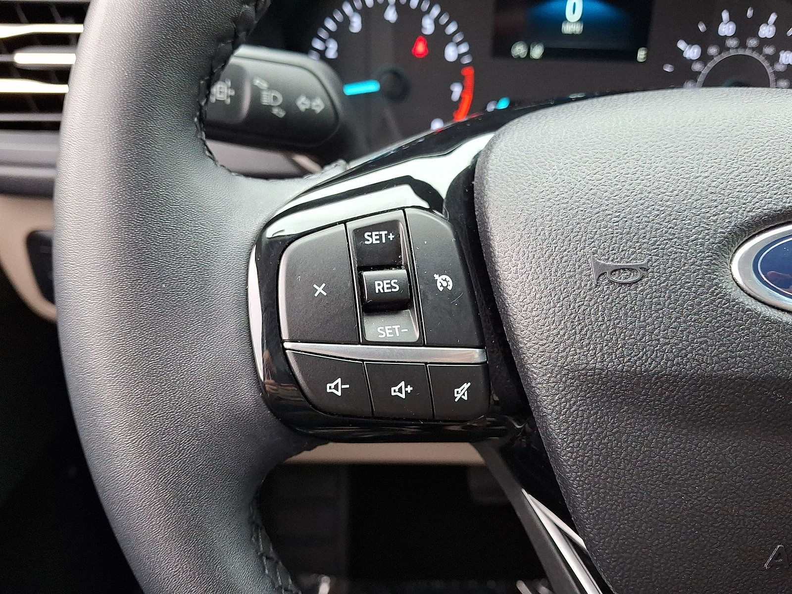 Used 2022 Ford Escape SEL AWD/4WD image 17