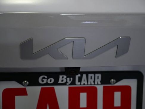 Used 2025 Kia Sorento S image 11