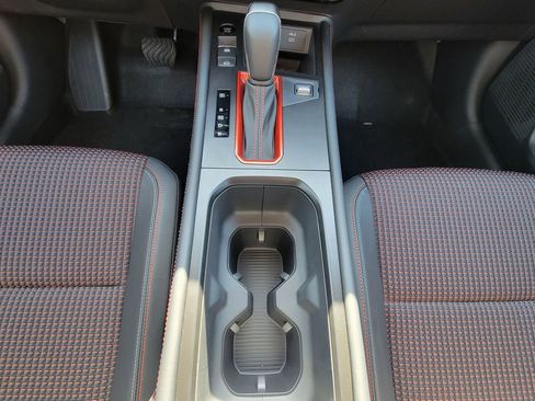 New 2025 Nissan Kicks SR image 37