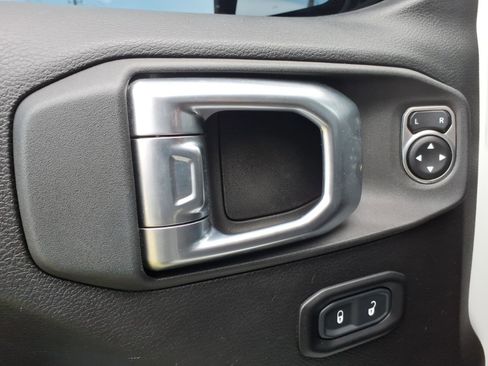 Used 2023 Jeep Gladiator Mojave w/ Cold Weather Group AWD/4WD image 20