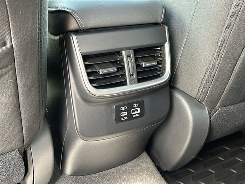 Used 2025 Subaru Outback Premium image 21