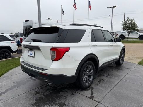 Certified 2023 Ford Explorer XLT w/ Equipment Group 202A RWD image 6