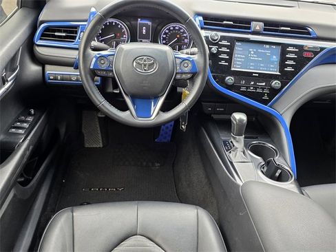 Used 2020 Toyota Camry SE image 11