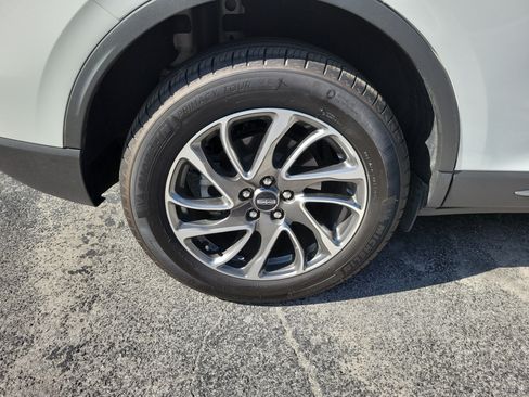 Used 2022 Lincoln Corsair AWD w/ Equipment Group 101A image 8
