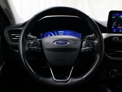 Used 2022 Ford Escape SEL w/ Technology Package FWD image 11