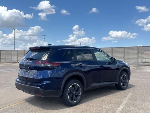 Certified 2025 Nissan Rogue SV AWD/4WD image 22