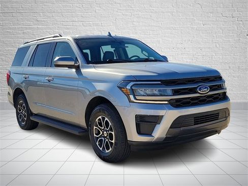 Used 2024 Ford Expedition XLT image 6