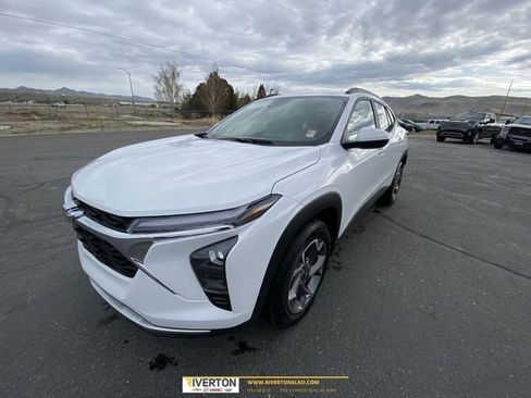 New 2026 Chevrolet Trax LT w/ Driver Confidence Package FWD image 1