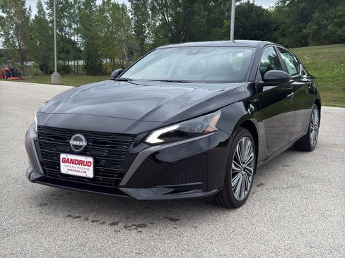 New 2026 Nissan Altima 2.5 SV w/ SV Premium Package AWD/4WD image 2