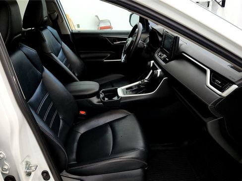 Certified 2021 Toyota RAV4 XLE Premium image 27
