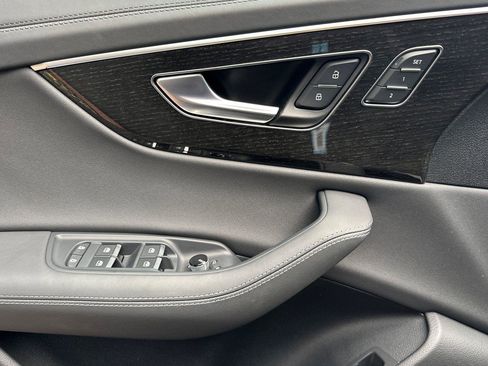 Certified 2025 Audi Q8 Prestige w/ Prestige Package image 11