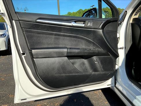 Used 2020 Ford Fusion Energi Titanium image 21