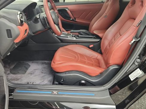 Used 2020 Nissan GT-R Premium w/ Premium Interior Package AWD/4WD image 26