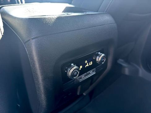 Used 2025 GMC Acadia Elevation image 30