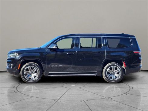 Used 2023 Jeep Wagoneer 4WD w/ Premium Group I image 9