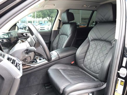 Used 2024 BMW X7 xDrive40i AWD/4WD image 36