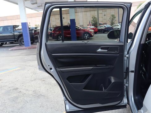Used 2018 Volkswagen Atlas SEL Premium AWD/4WD image 16