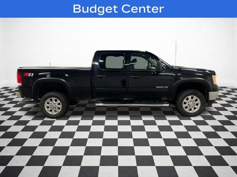 Used 2011 GMC Sierra 2500 SLE AWD/4WD image 2