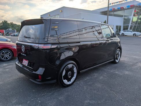Used 2025 Volkswagen ID. Buzz Pro S Plus RWD image 3