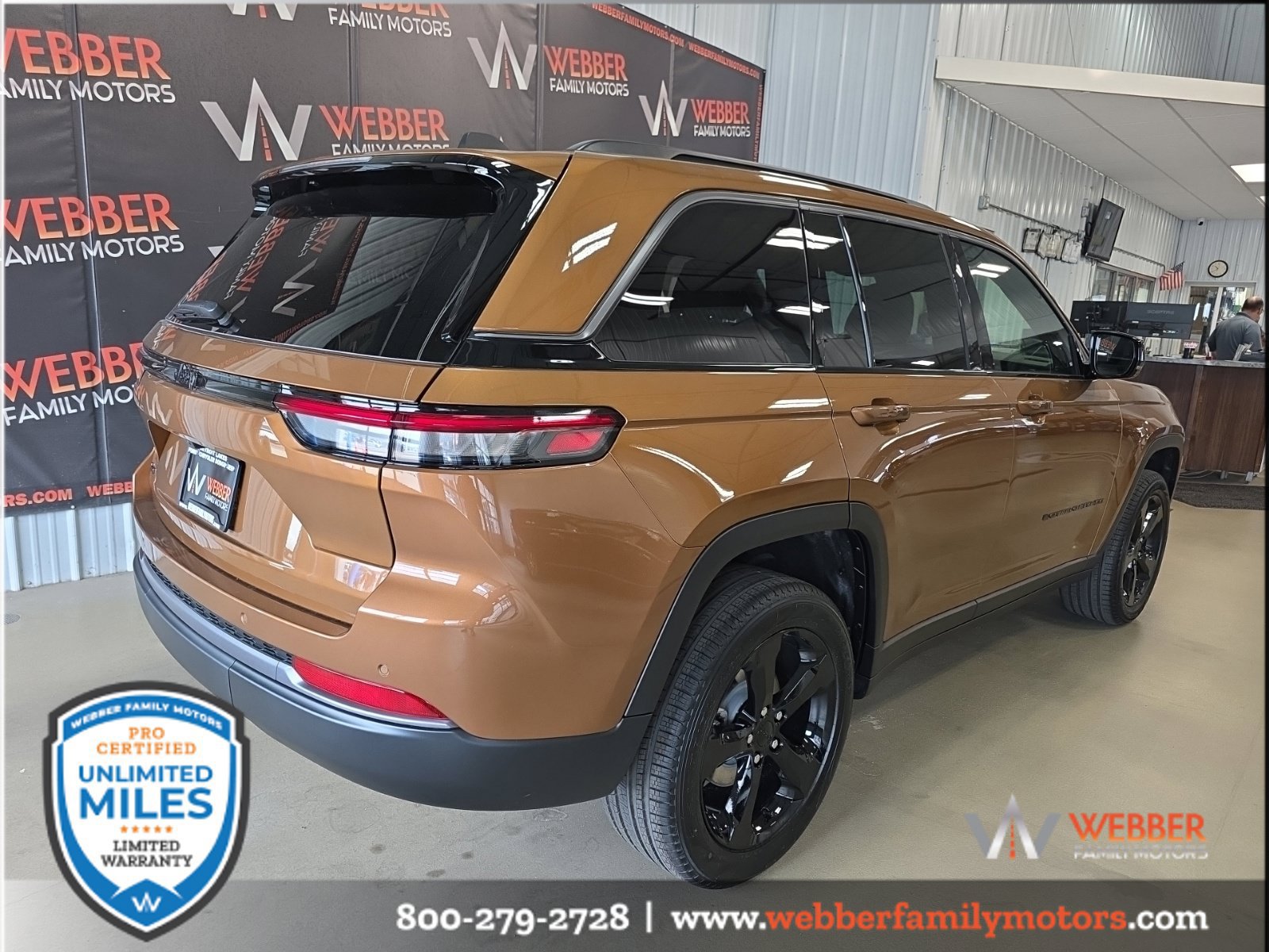 New 2026 Jeep Grand Cherokee Limited w/ Limited Altitude Package AWD/4WD image 4