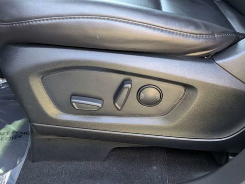 Used 2023 Ford Explorer XLT w/ Equipment Group 202A AWD/4WD image 21