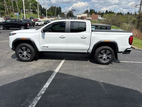 Used 2023 GMC Canyon AT4 w/ AT4 Premium Package AWD/4WD image 11