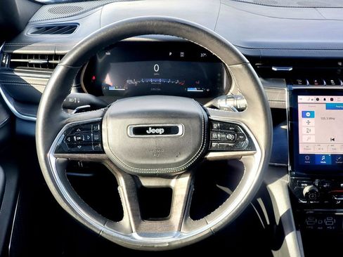 Used 2023 Jeep Grand Cherokee Overland image 33