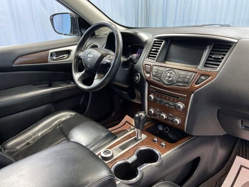 Used 2017 Nissan Pathfinder Platinum w/ Midnight Edition Package image 43