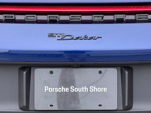 Certified 2024 Porsche 911 Dakar image 32