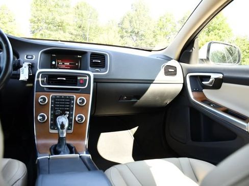 Used 2016 Volvo S60 T5 Inscription Platinum w/ Climate Package FWD image 22