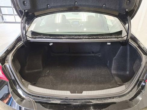 Used 2025 Chevrolet Malibu LT FWD image 10