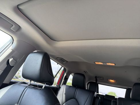 Used 2023 Toyota Highlander XLE image 11