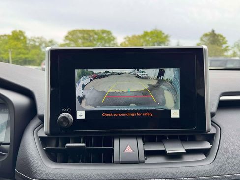 Used 2025 Toyota RAV4 XLE AWD/4WD image 30