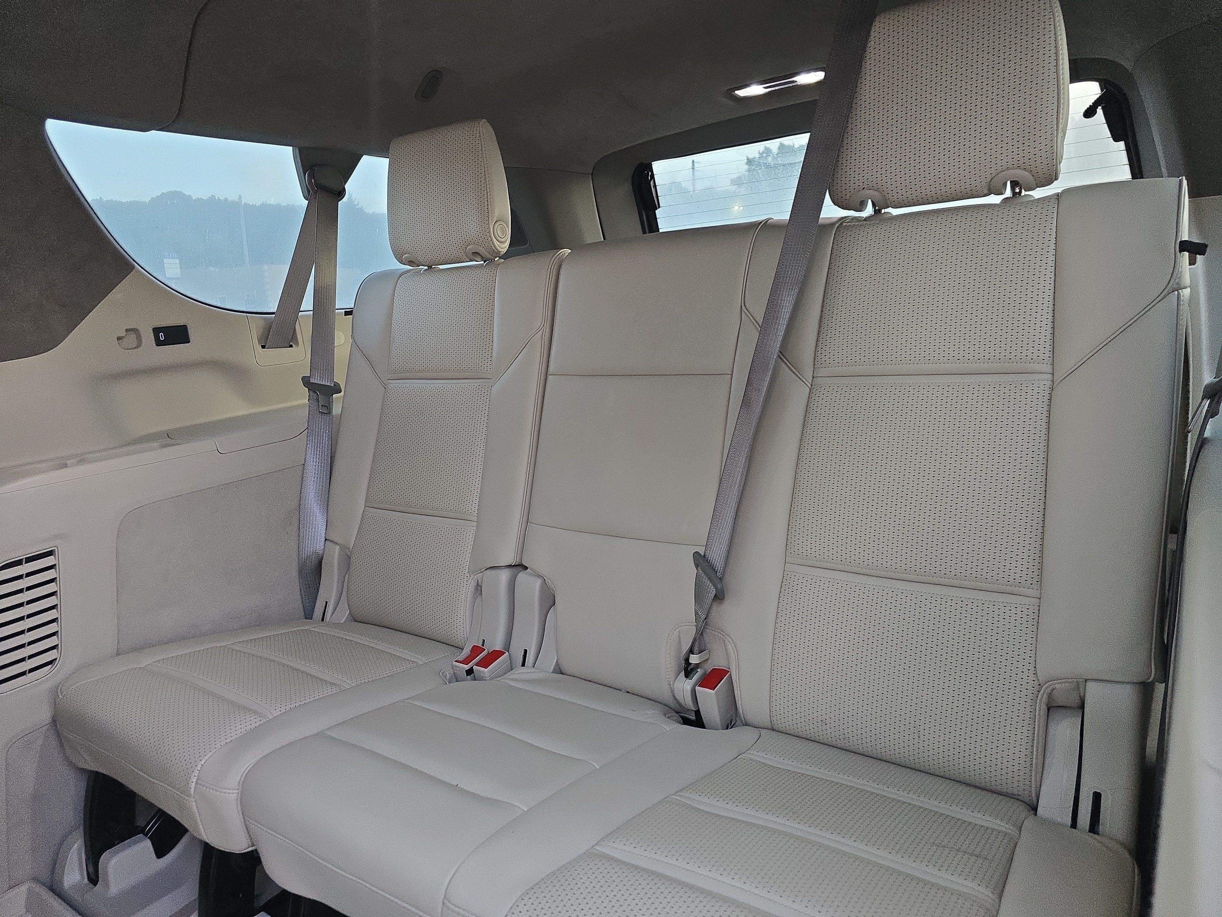Used 2021 Cadillac Escalade ESV Premium Luxury Platinum AWD/4WD image 19