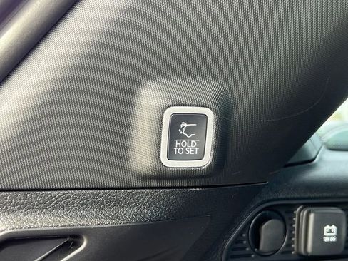 Used 2025 Jeep Grand Cherokee Limited w/ Black Appearance Package image 40