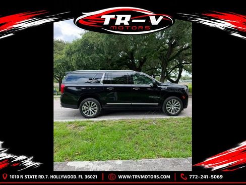 Used 2021 GMC Yukon XL Denali AWD/4WD image 9
