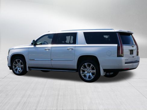 Used 2017 Cadillac Escalade ESV Premium Luxury AWD/4WD image 4
