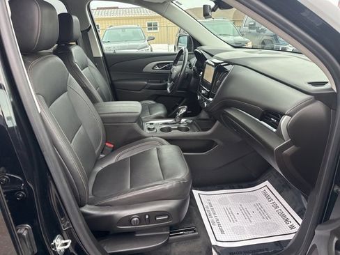 Used 2021 Chevrolet Traverse LT w/ LT Premium Package image 11
