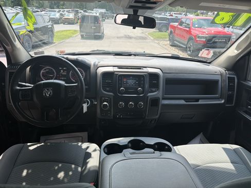 Used 2018 RAM 1500 Express w/ Black Ram 1500 Express Group AWD/4WD image 35