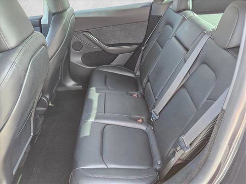 Used 2024 Tesla Model Y Long Range AWD/4WD image 21